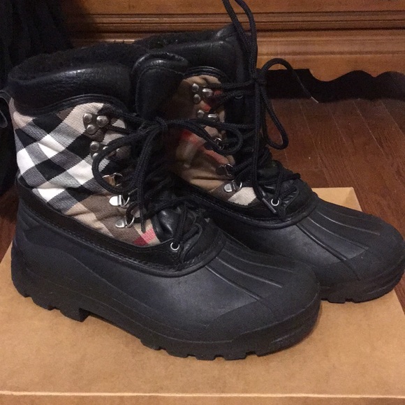 Burberry Shoes - Burberry Cold Weather Ankle Boot size 39/40
